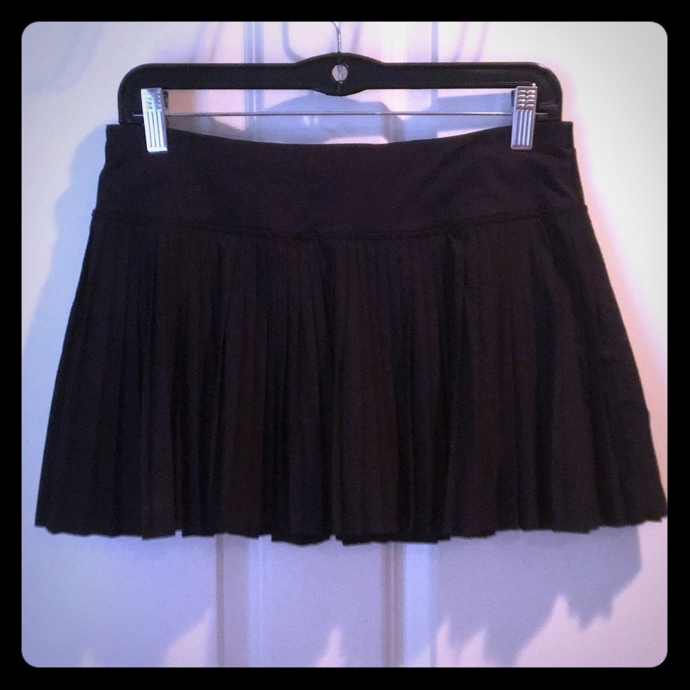 Lulu lemon sz 6 pleated tennis skirt
